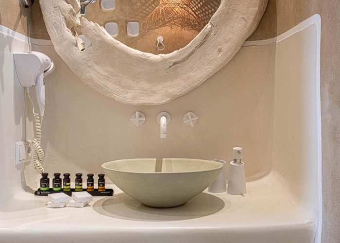 Ammos Deluxe Double Room AmazeU