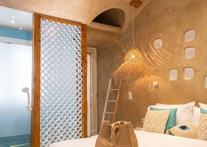 Ammos Deluxe Double Room AmazeU